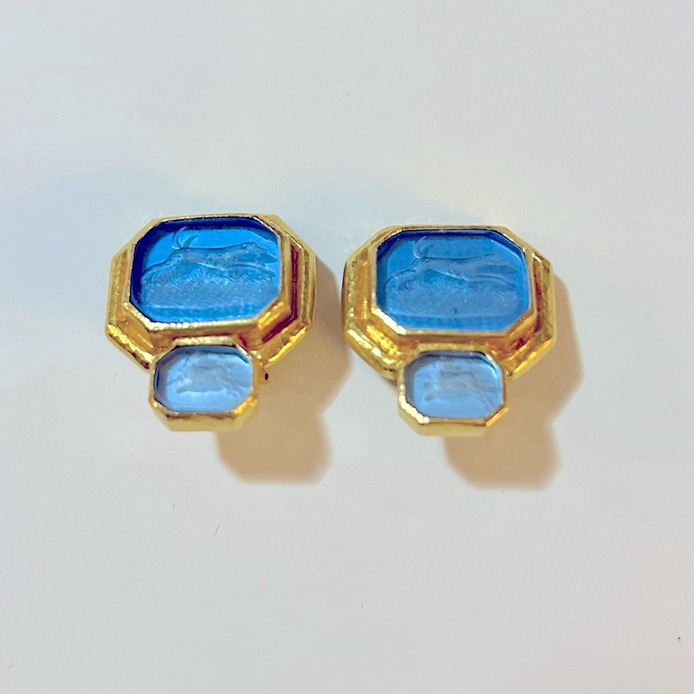 Elizabeth Locke Venetian Glass Intaglio “Hound” With “Chimera” Earrings